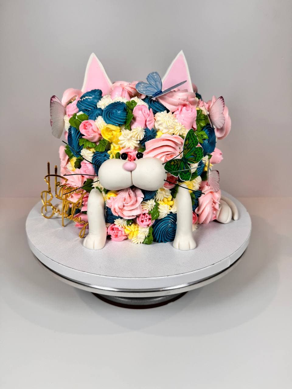 Vintage cat cake