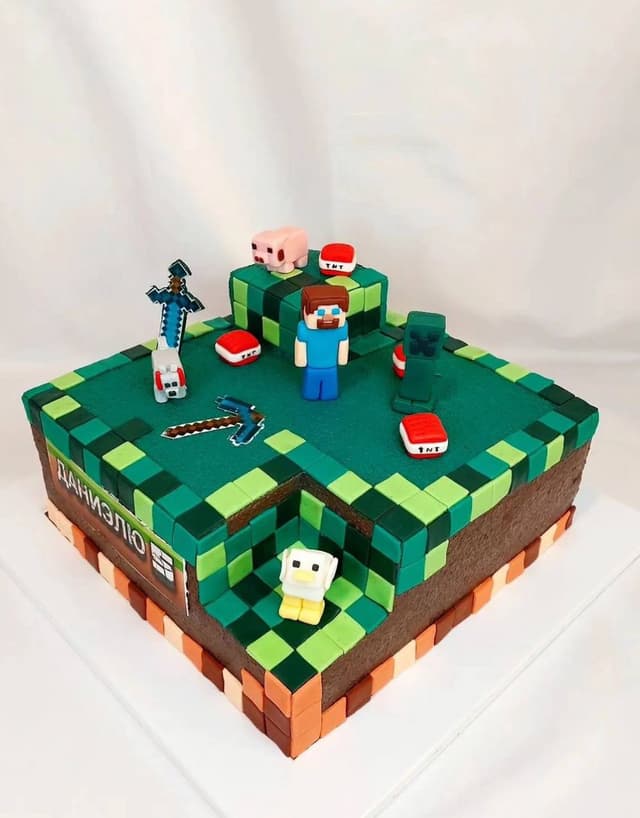 Minecraft-themed cake