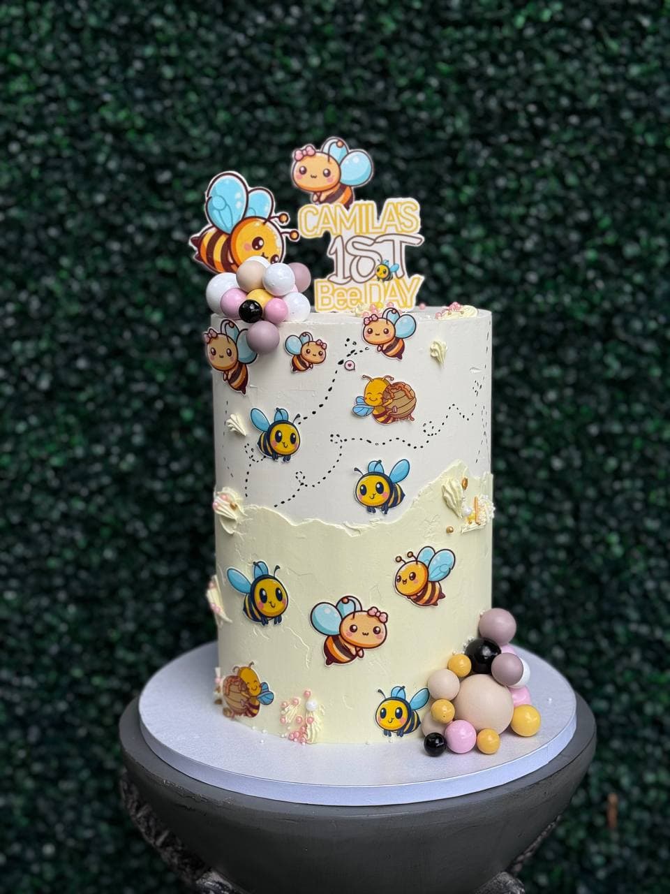 Bee cake